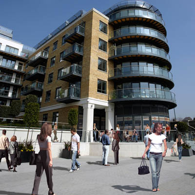 Apartments-with-people-and-cafe-added